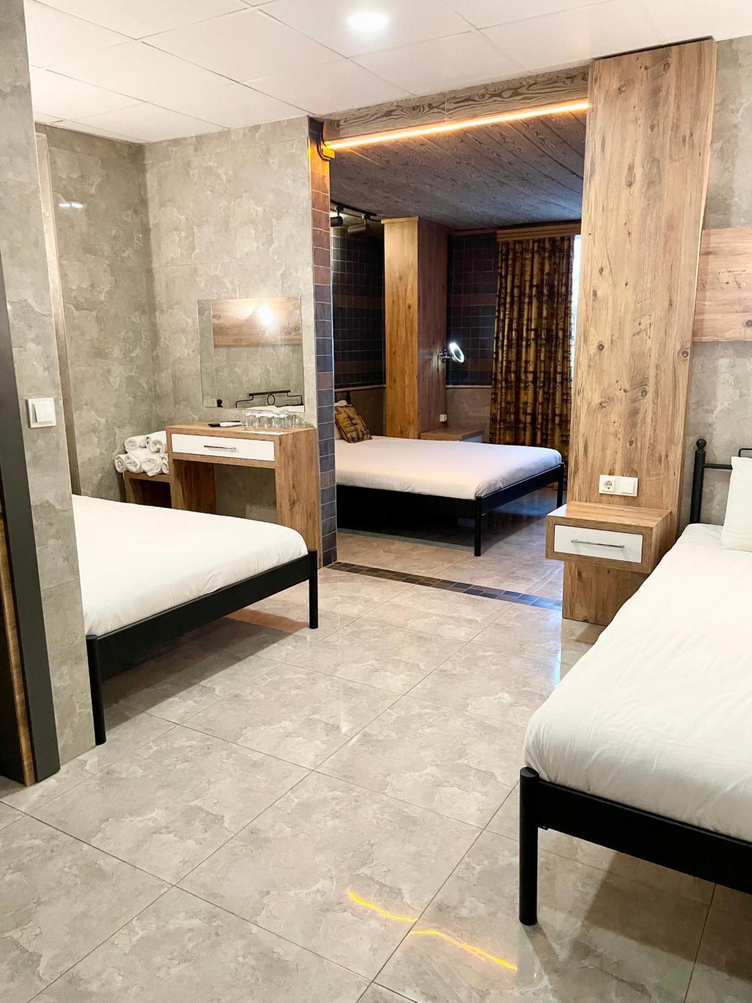 Otel M-oda *